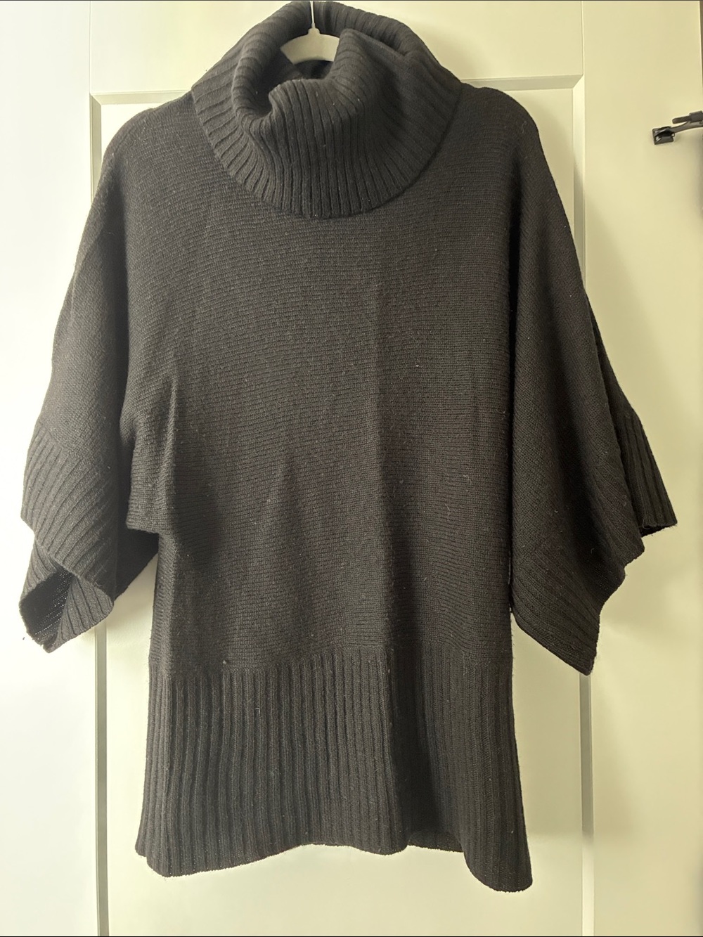 BR—Black Turtleneck 3/4-Sleeve Oversized Sweater